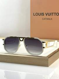 Picture of Louis Vuitton Sunglasses _SKUfw76513111fw